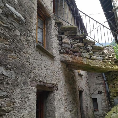 Il Fiume Di Fianco. Appartamento Alta Valsesia Mollia Екстериор снимка